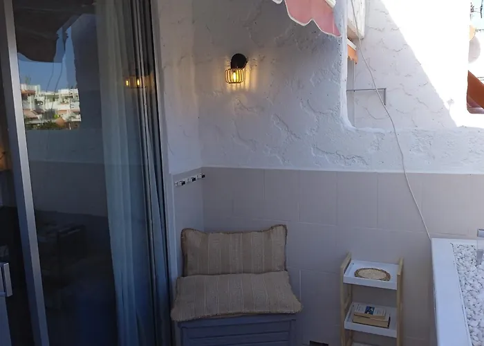 Greta Costa Del Silencio